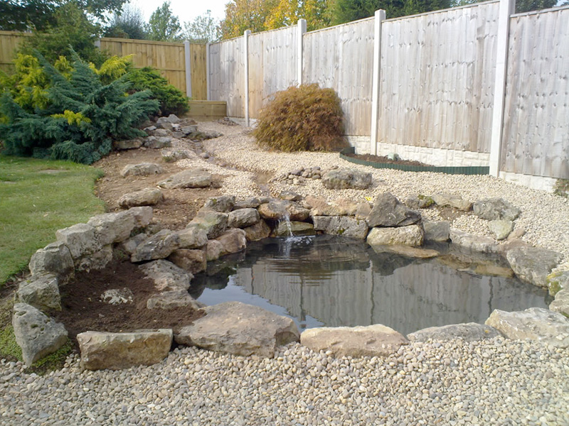 water feature designer nottingham, derby koi carp pond design 7